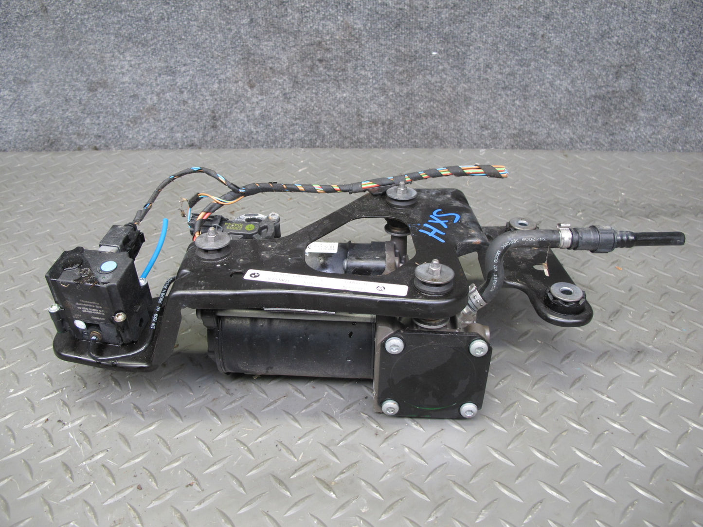 2008-2014 BMW E71 E72 X6 Air Suspension Compressor Pump 6789938
