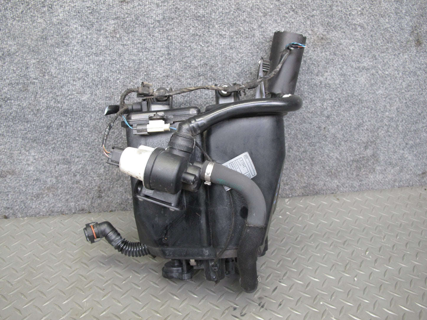 2010-2011 BMW E72 X6 Hybrid Fuel Evap Vapor Charcoal Canister 7217031