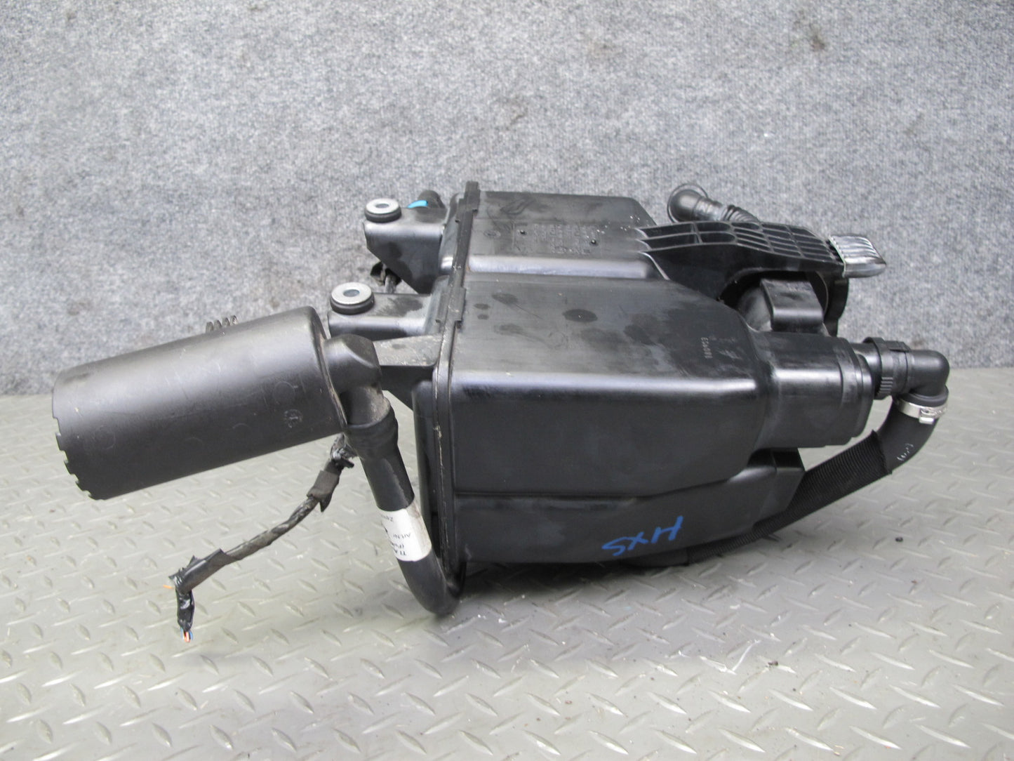 2010-2011 BMW E72 X6 Hybrid Fuel Evap Vapor Charcoal Canister 7217031