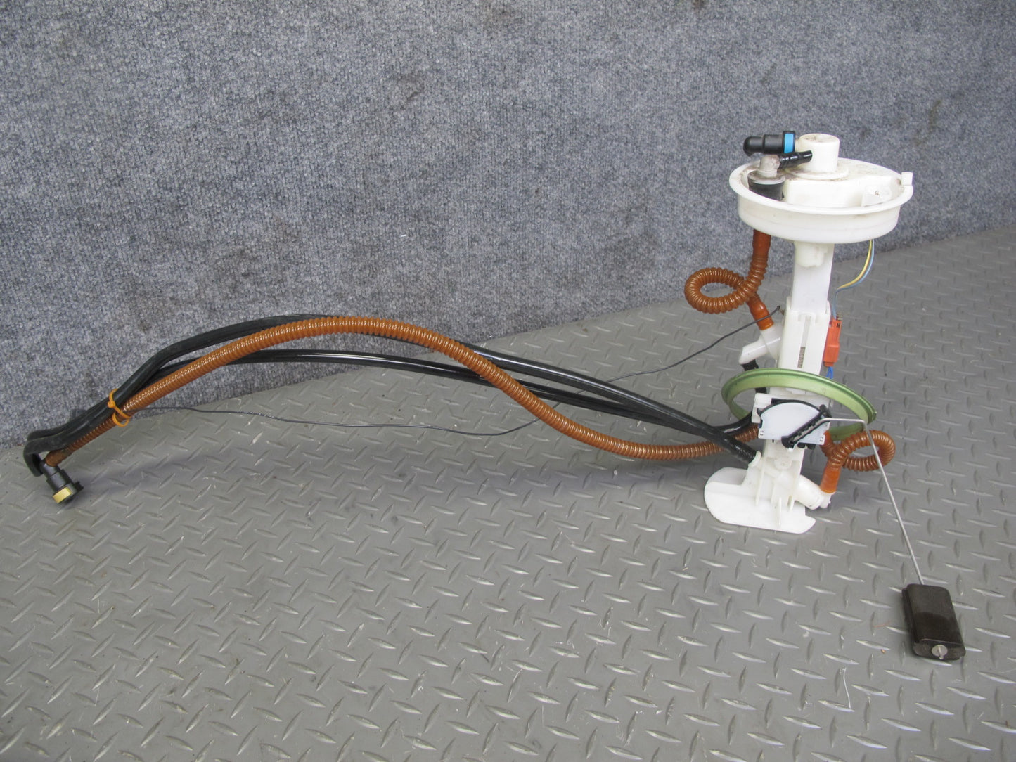 2008-2014 BMW E71 E72 X6 4.4L Fuel Pump Level Sensor Sending Unit Set of 2