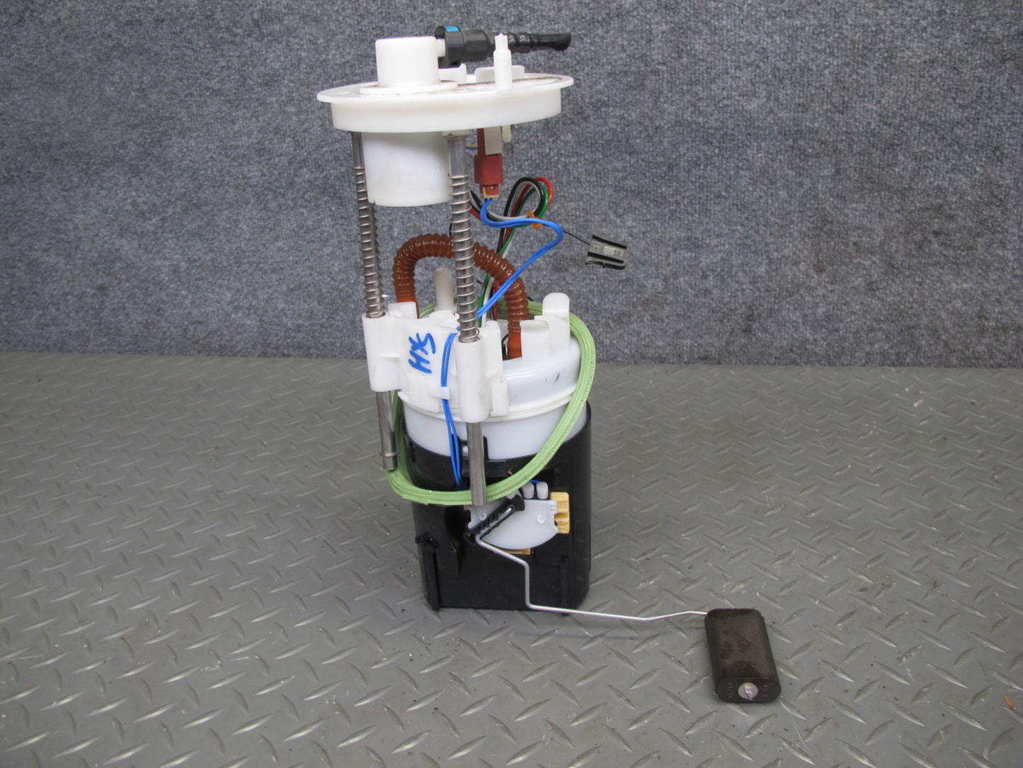 2008-2014 BMW E71 E72 X6 4.4L Fuel Pump Level Sensor Sending Unit Set of 2