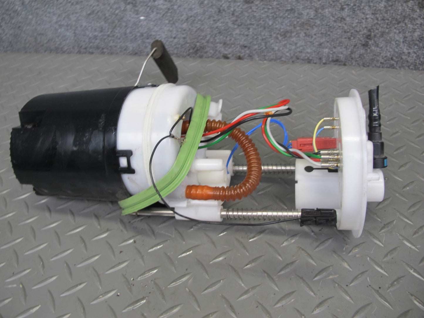 2008-2014 BMW E71 E72 X6 4.4L Fuel Pump Level Sensor Sending Unit Set of 2