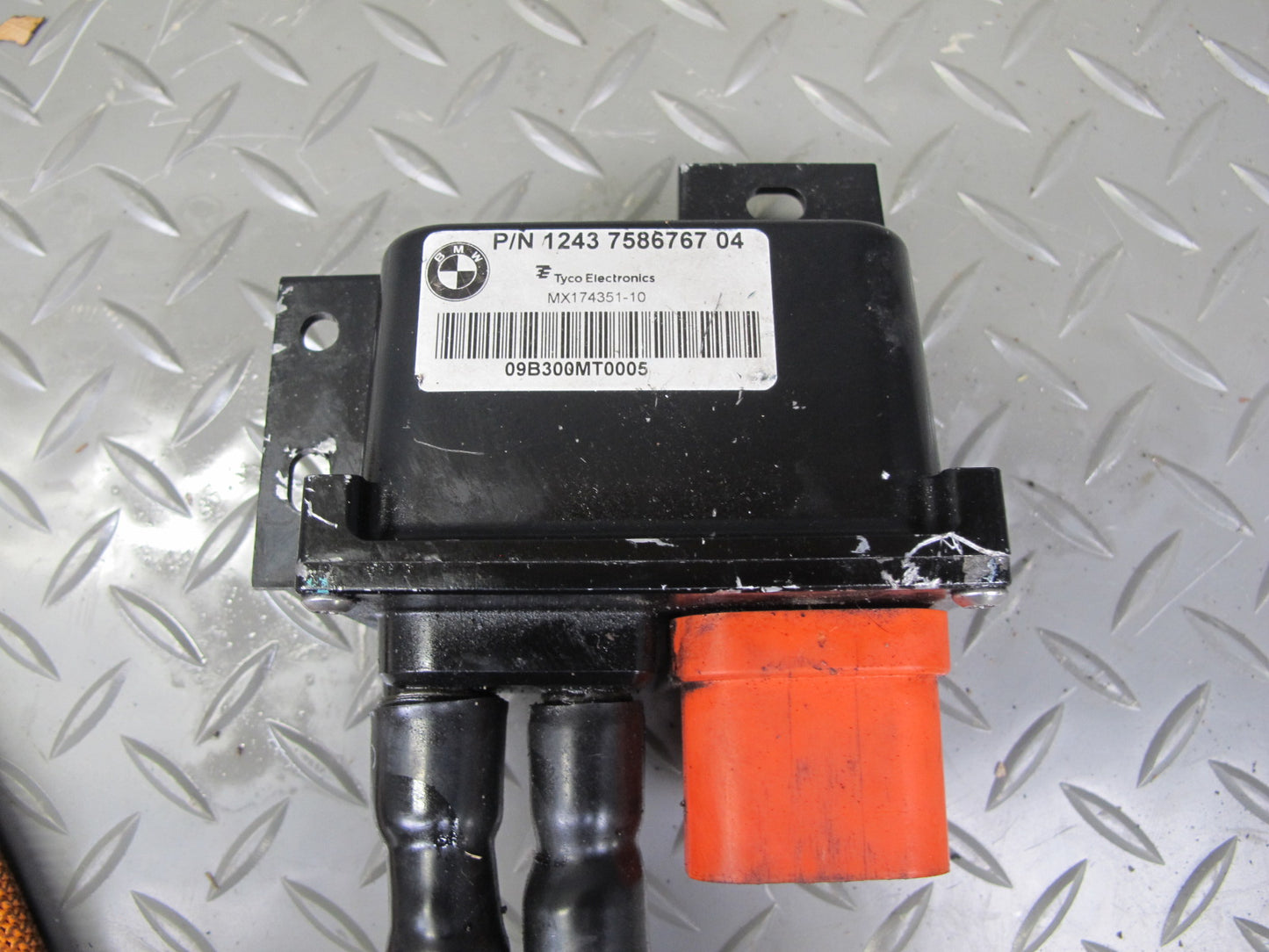 2010-2011 BMW E72 X6 Hybrid High Voltage Power Distribution Module 7586767