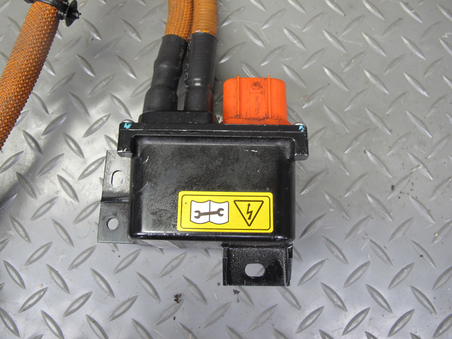 2010-2011 BMW E72 X6 Hybrid High Voltage Power Distribution Module 7586767