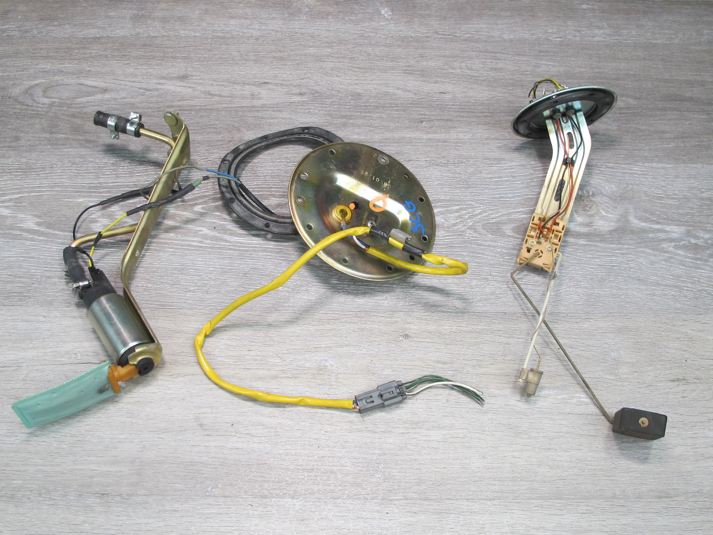 95-97 Lexus UZZ30L SC300 SC400 Fuel Pump Level Sensor Sending Unit Set OEM