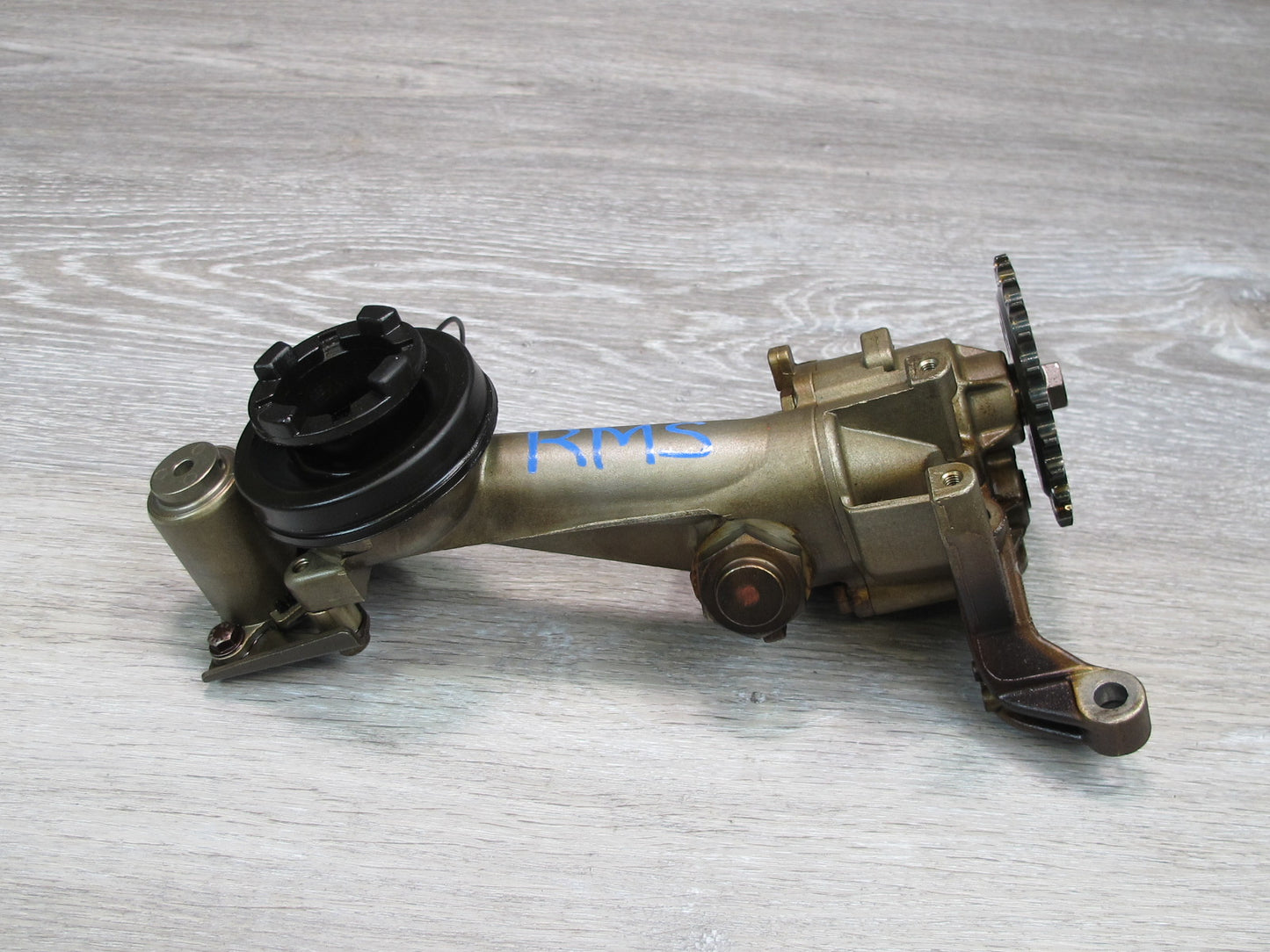 96-99 Mercedes W140 S500 119.980 Engine Motor Oil Pump 1191860501 OEM