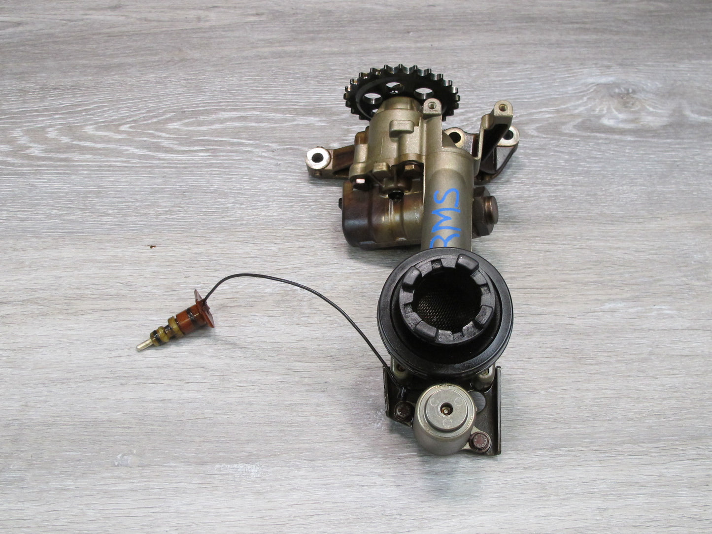 96-99 Mercedes W140 S500 119.980 Engine Motor Oil Pump 1191860501 OEM