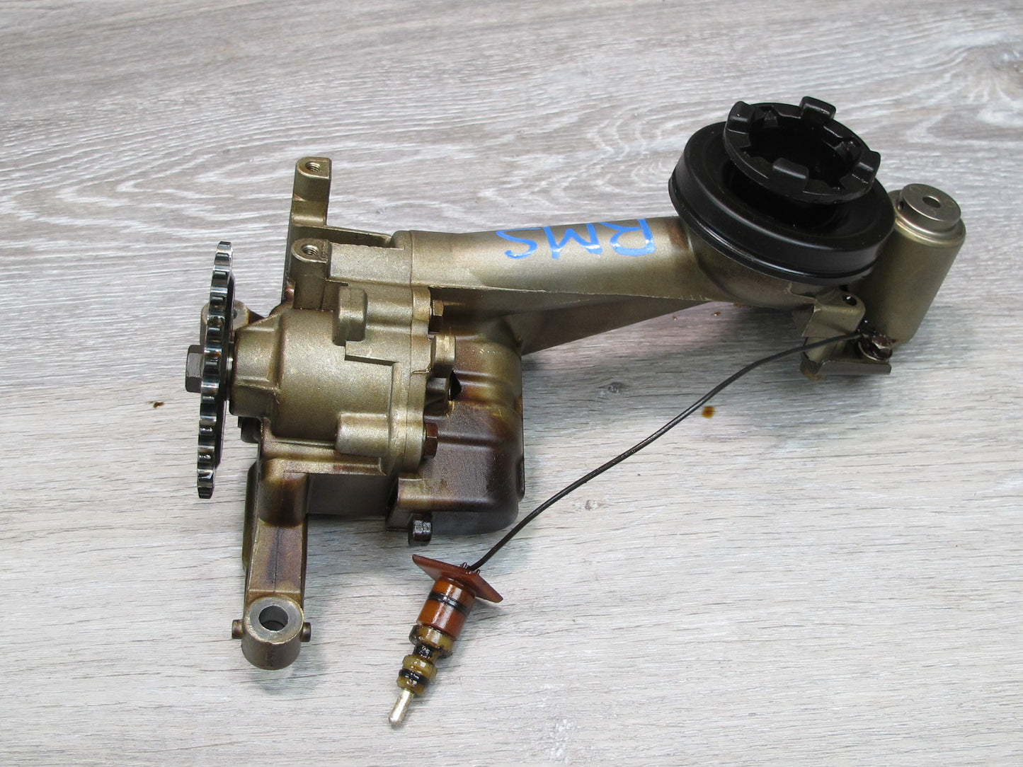 96-99 Mercedes W140 S500 119.980 Engine Motor Oil Pump 1191860501 OEM