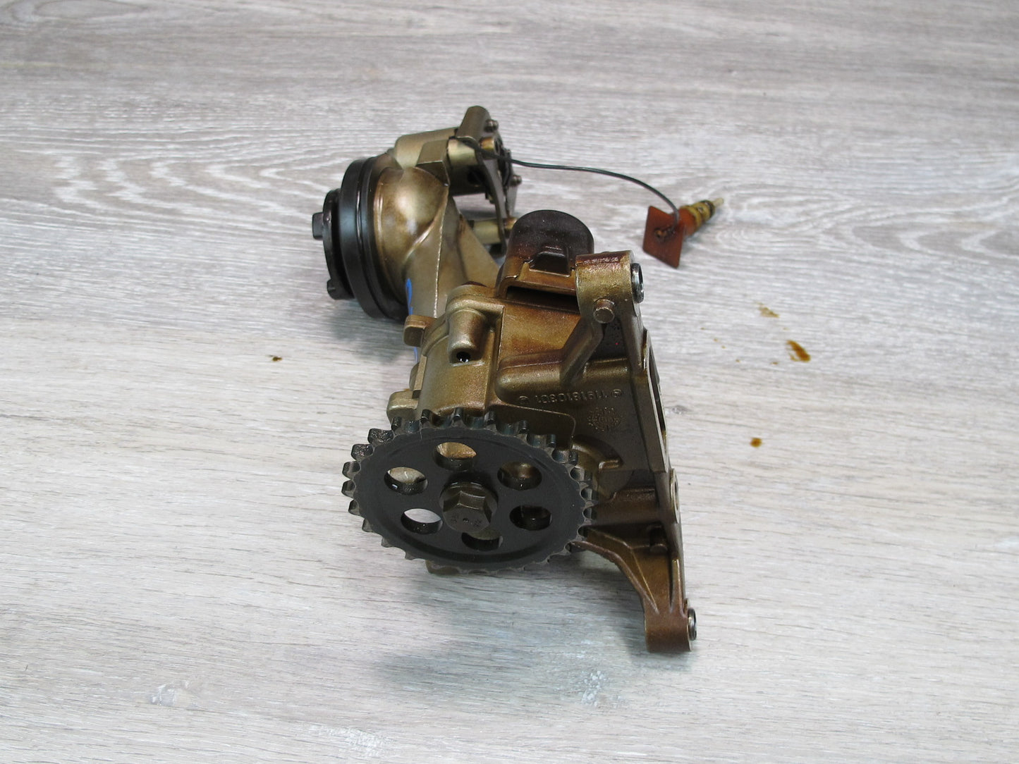 96-99 Mercedes W140 S500 119.980 Engine Motor Oil Pump 1191860501 OEM
