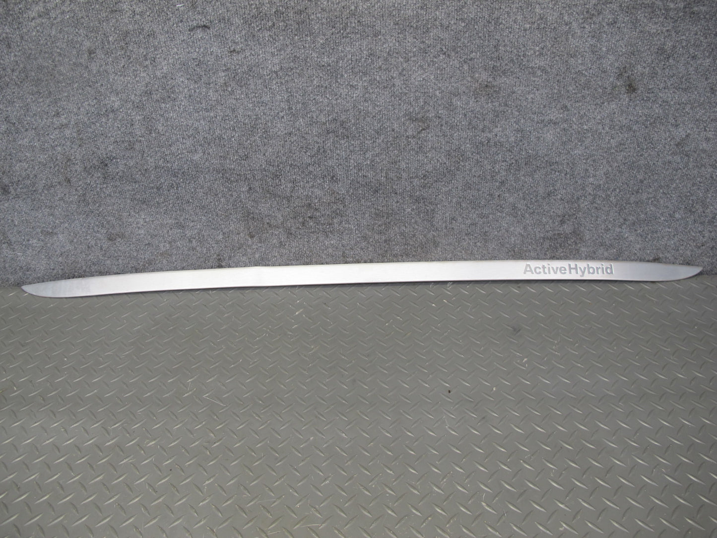 2010-2011 BMW E72 X6 Hybrid Rear Trunk Lid Tailgate Lower Trim Molding