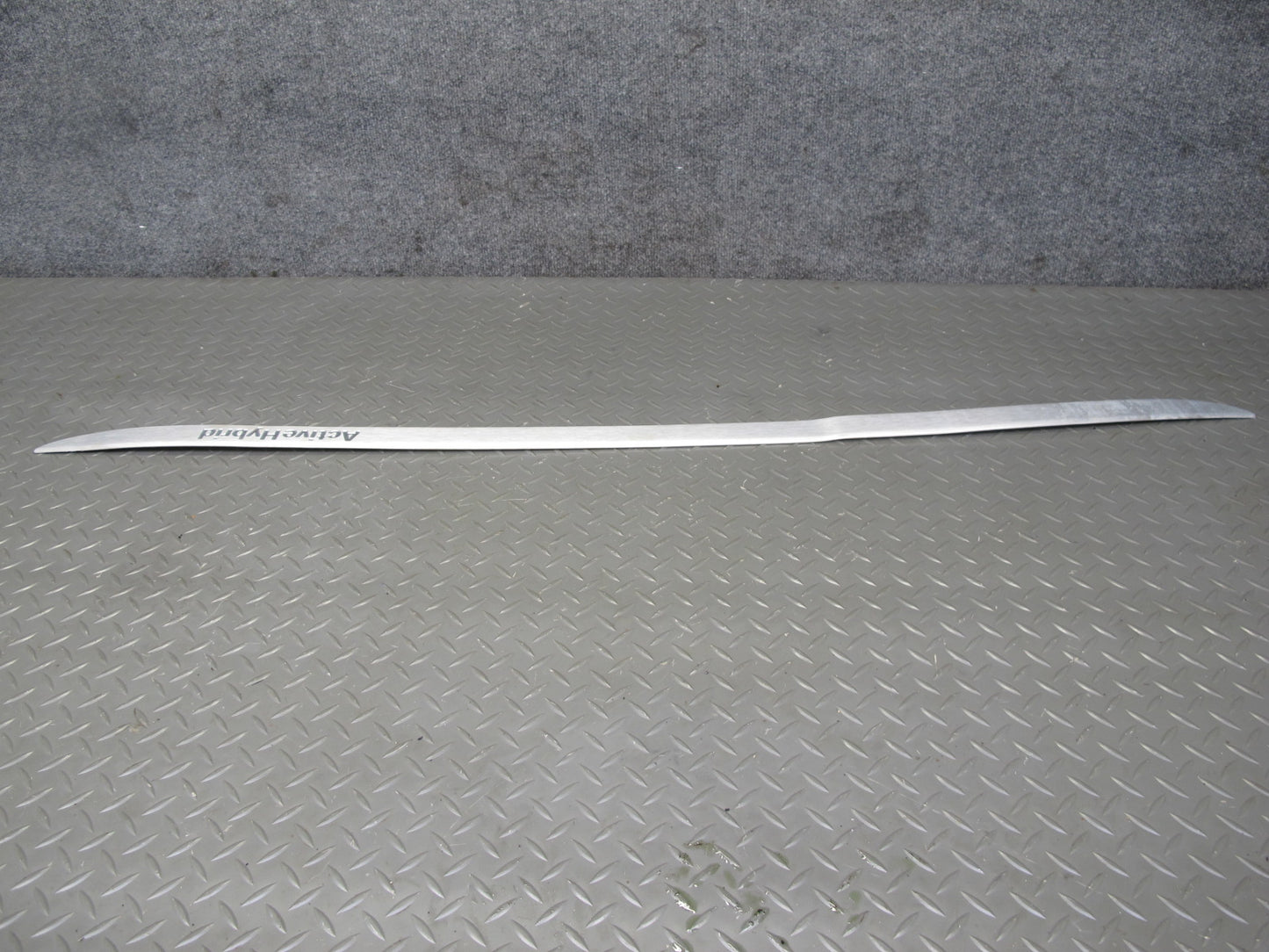 2010-2011 BMW E72 X6 Hybrid Rear Trunk Lid Tailgate Lower Trim Molding