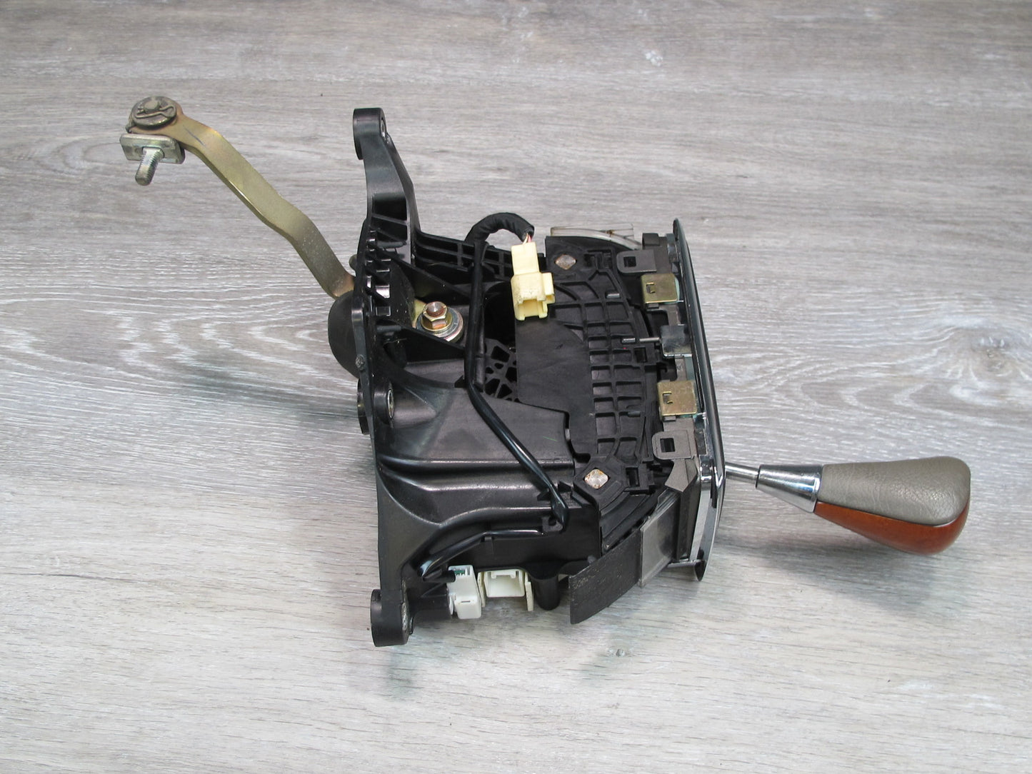 01-03 Lexus UCF30L LS430 A/T Automatic Transmission Shifter Assembly OEM