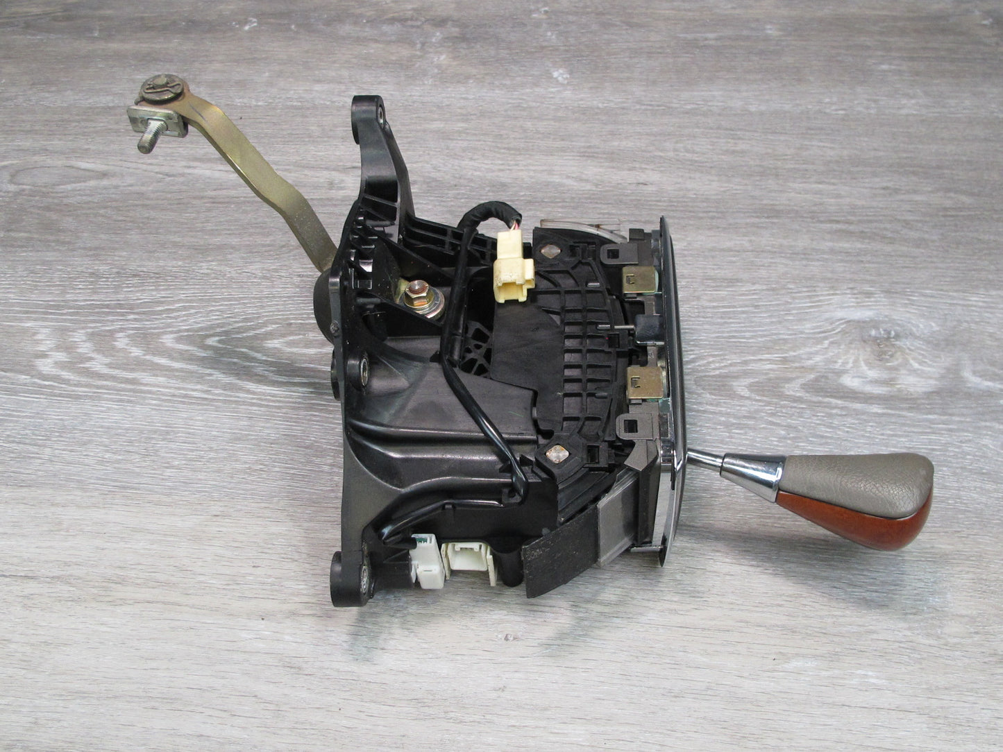 01-03 Lexus UCF30L LS430 A/T Automatic Transmission Shifter Assembly OEM