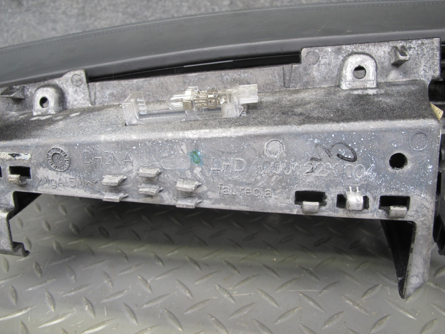 2008-2014 BMW E71 E72 X6 Dash Glove Box Storage Door Lid Cover
