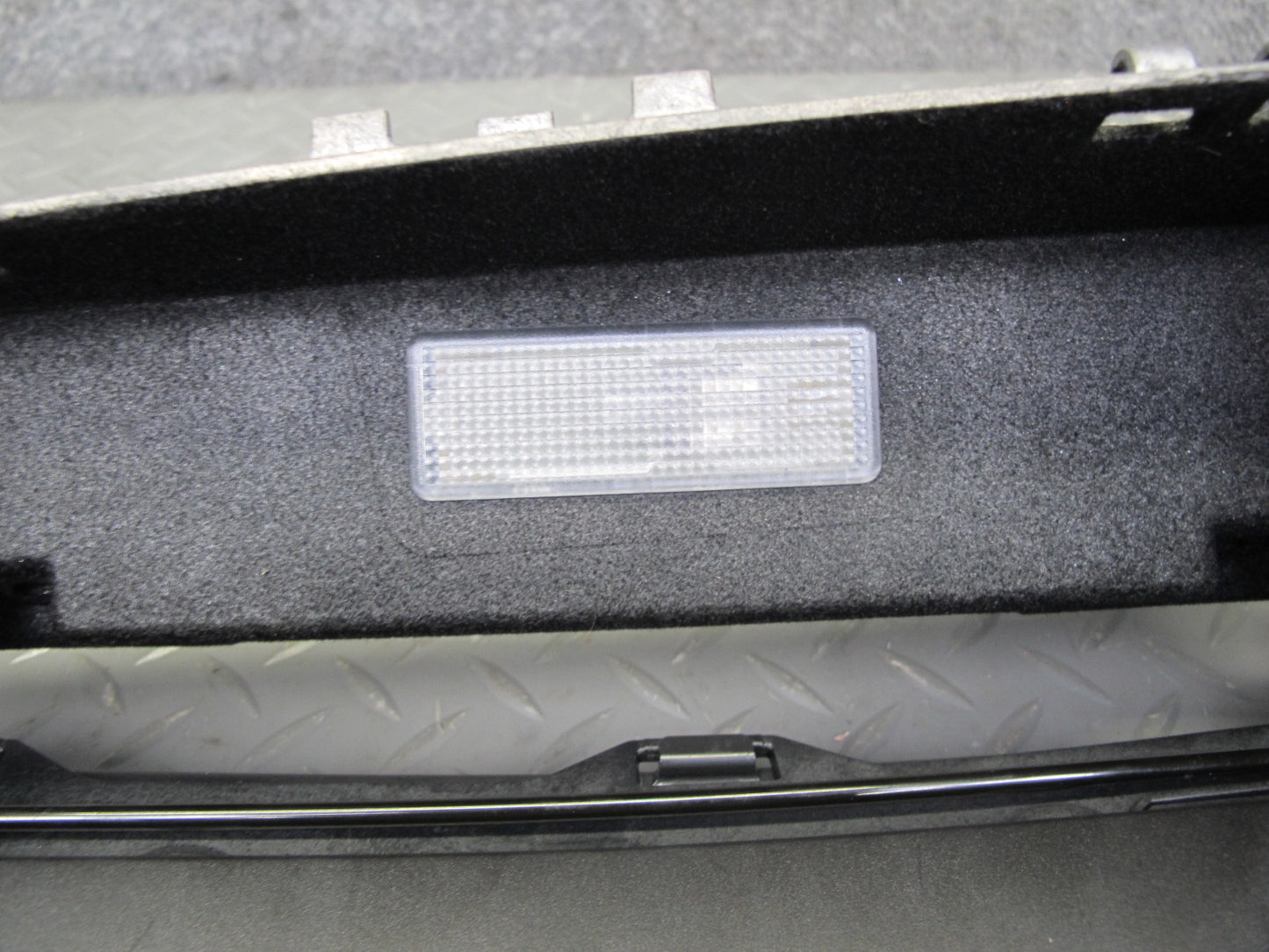2008-2014 BMW E71 E72 X6 Dash Glove Box Storage Door Lid Cover