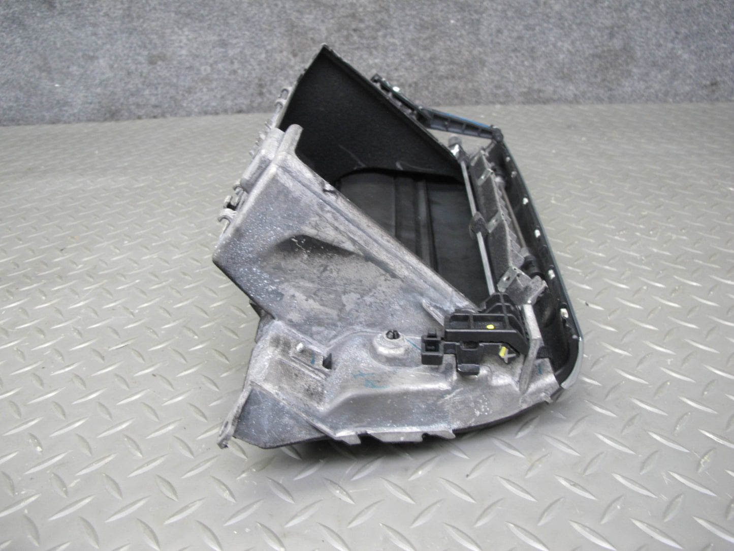 2008-2014 BMW E71 E72 X6 Dash Glove Box Storage Door Lid Cover