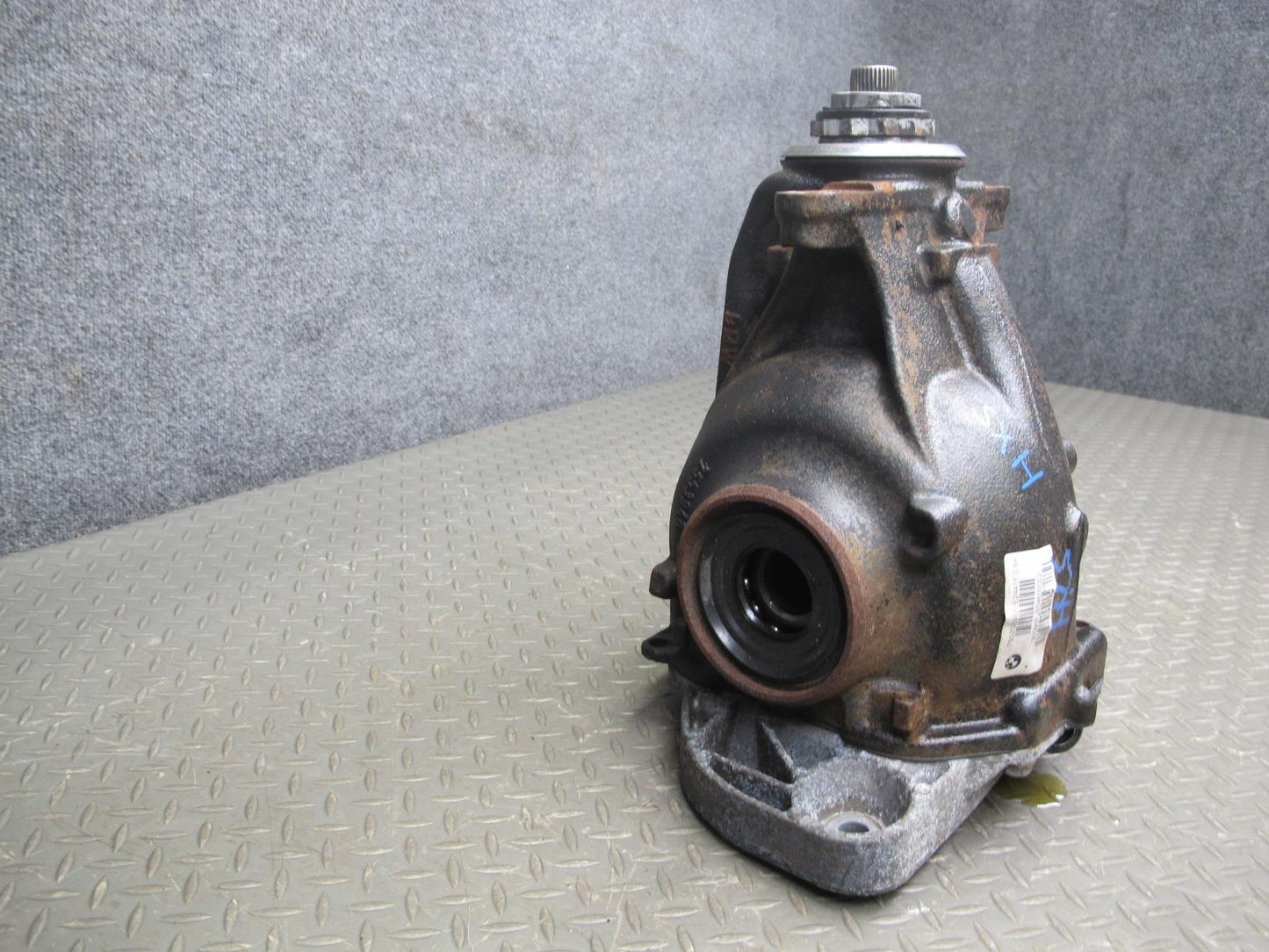 2010-2011 BMW X6 E71 E72 Rear Axle Differential Carrier Gear Ratio 3.64