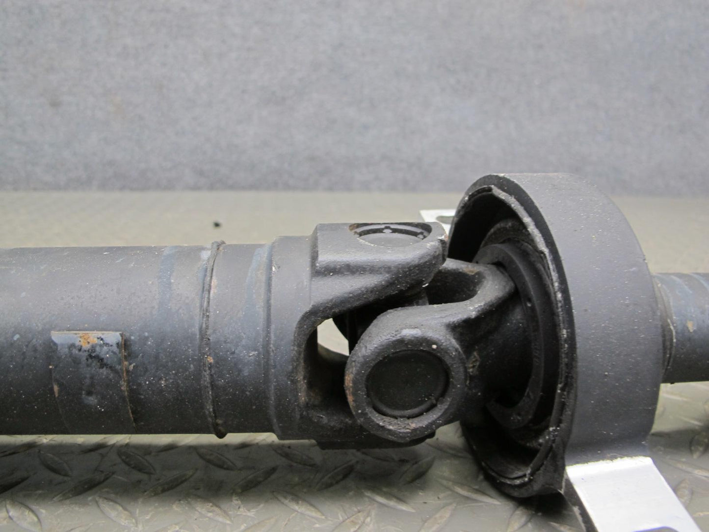 2008-2014 BMW E71 E72 X6 4.4L AWD Rear Drive Shaft Driveshaft