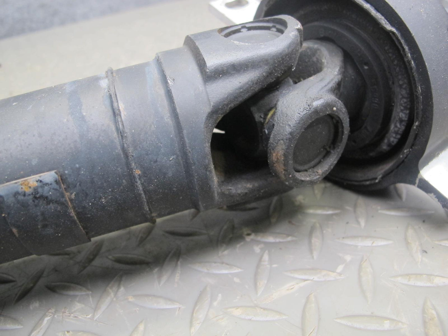 2008-2014 BMW E71 E72 X6 4.4L AWD Rear Drive Shaft Driveshaft