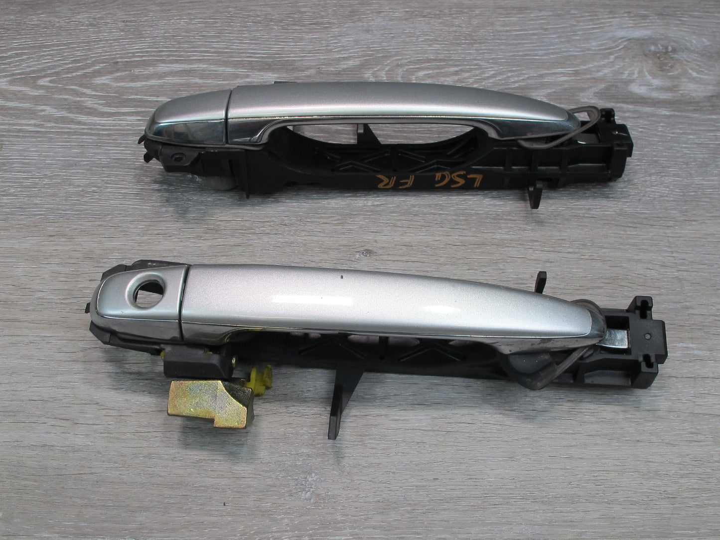 01-03 Lexus UCF30L LS430 Front Left & Right Door Exterior Handle Set Silver OEM