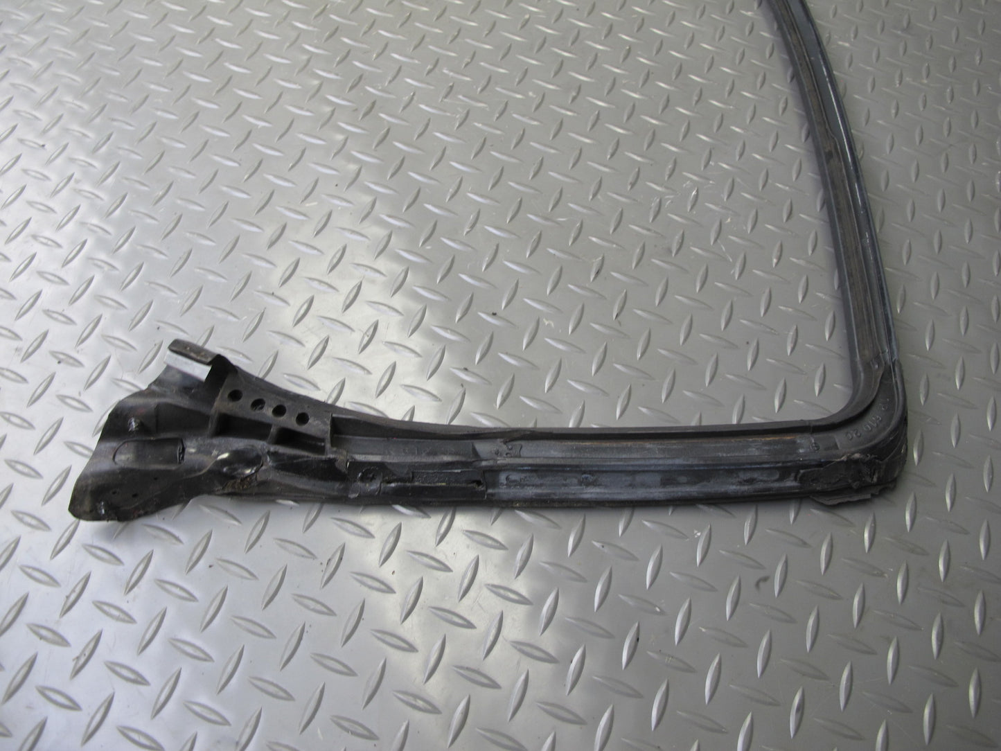 91-95 Toyota SW21L MR2 Set of 2 Right Door Weatherstrip Rubber Seal OEM