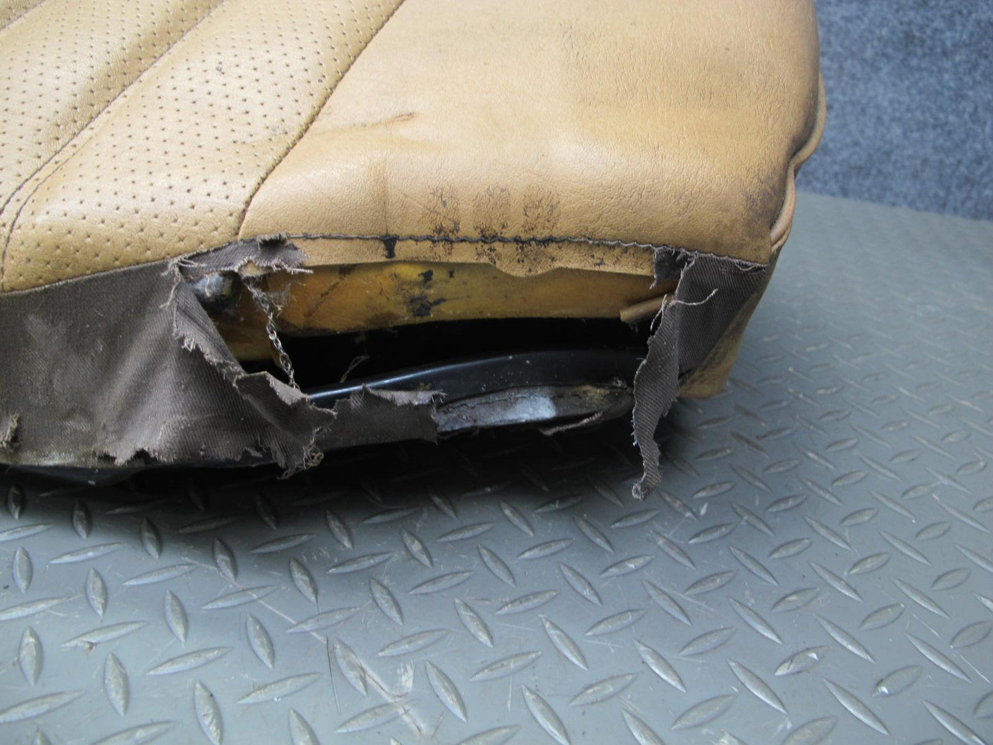 77-85 Mercedes W123 Sedan Rear Leather Seat Upper Lower Cushion Set Palomino OEM