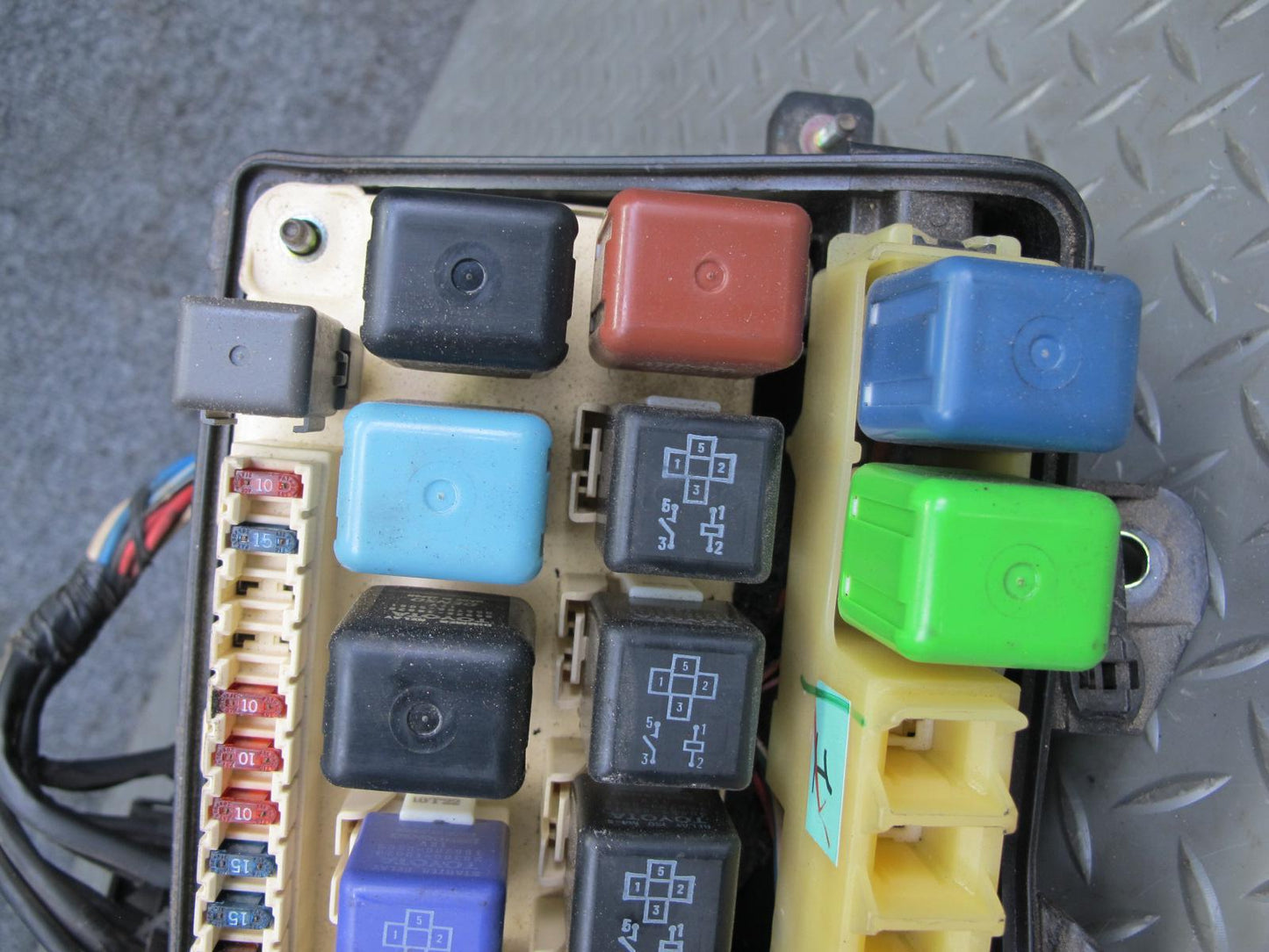 98-00 Lexus UCF20L LS400 Fuse Relay Box Module OEM