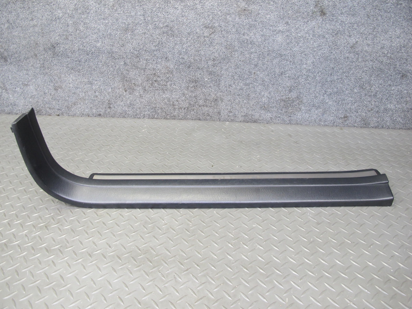 95-00 Lexus UCF20L LS400 Set of 2 Front Door Scuff Sill Plate Trim Panel OEM