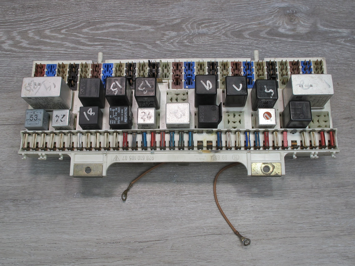 1984 Porsche 928 S Fuse Relay Box Module Unit Mounting Panel