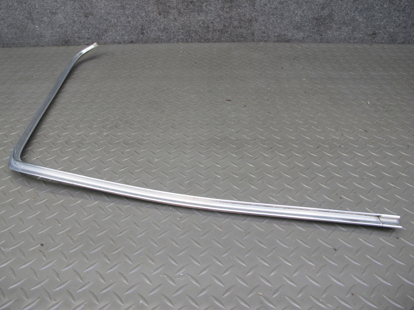 77-85 Mercedes W123 Sedan Rear Glass Window Weatherstrip Rubber Seal Trim Set