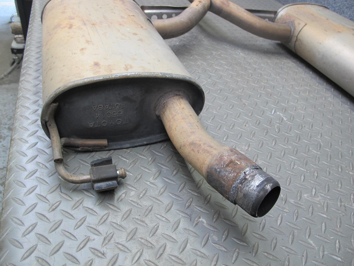 98-00 Lexus UCF20L LS400 Exhaust Center Resonator Intermediate Pipe Set OEM