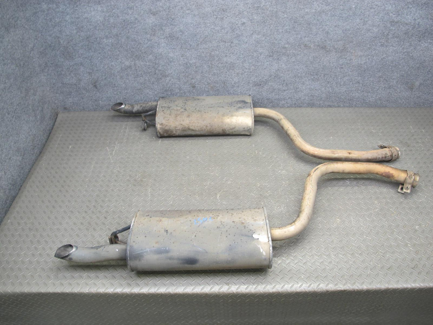 98-00 Lexus UCF20L LS400 Set of 2 Rear Left & Right Exhaust Muffler OEM