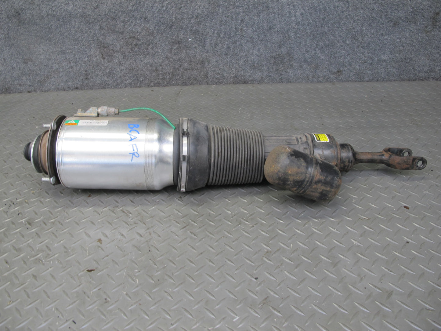 06-12 Bentley Continental Flying Spur Front Right Air Strut Shock Absorber