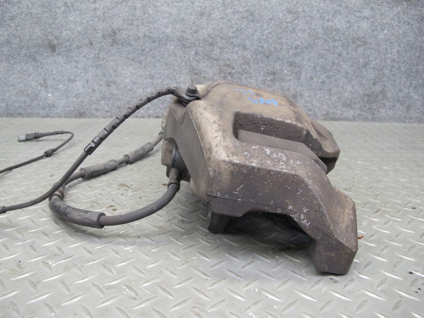 2010-2011 BMW X6 E72 Hybrid AWD Front Left & Right Side Brake Caliper Set of 2
