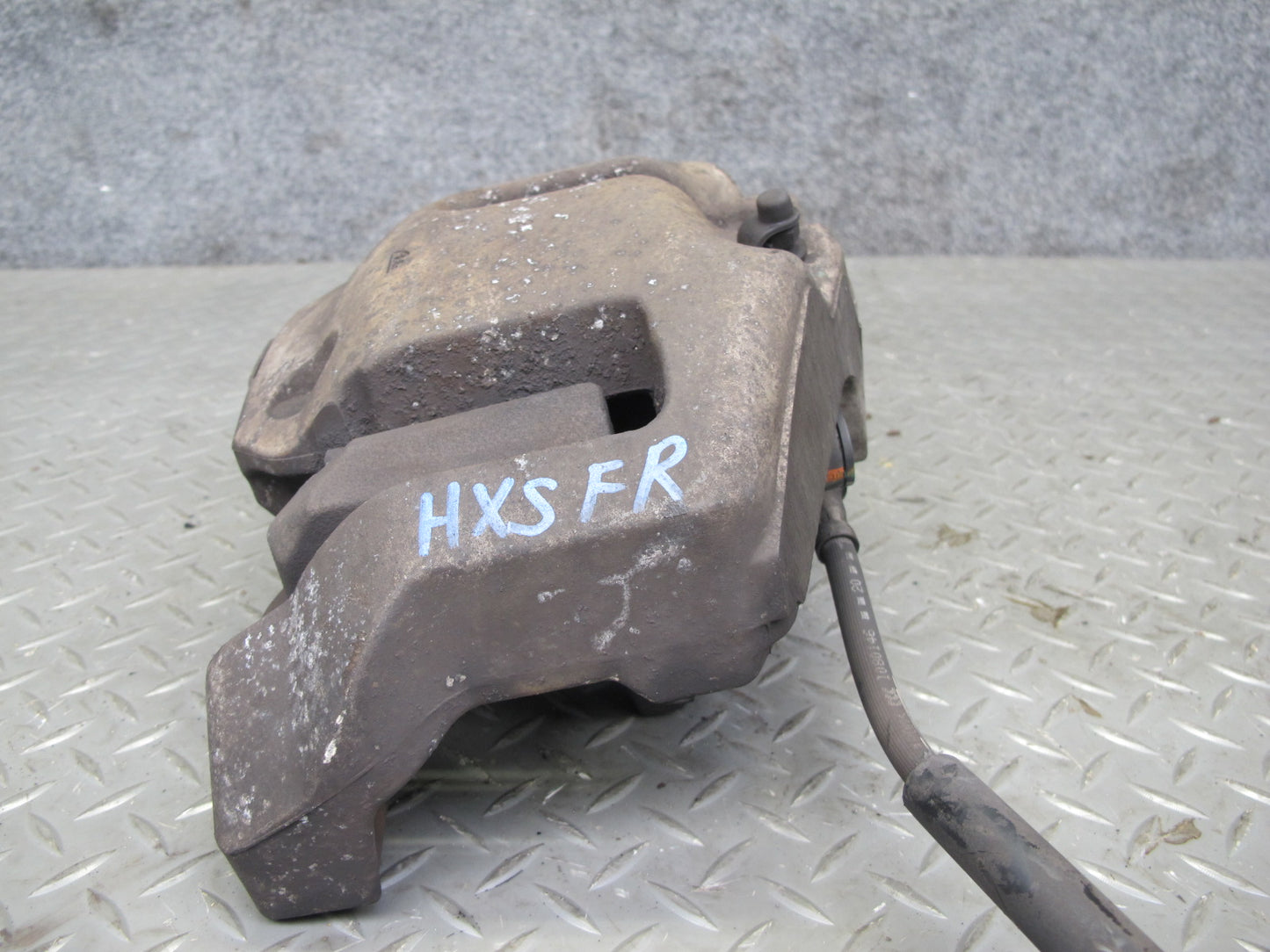 2010-2011 BMW X6 E72 Hybrid AWD Front Left & Right Side Brake Caliper Set of 2