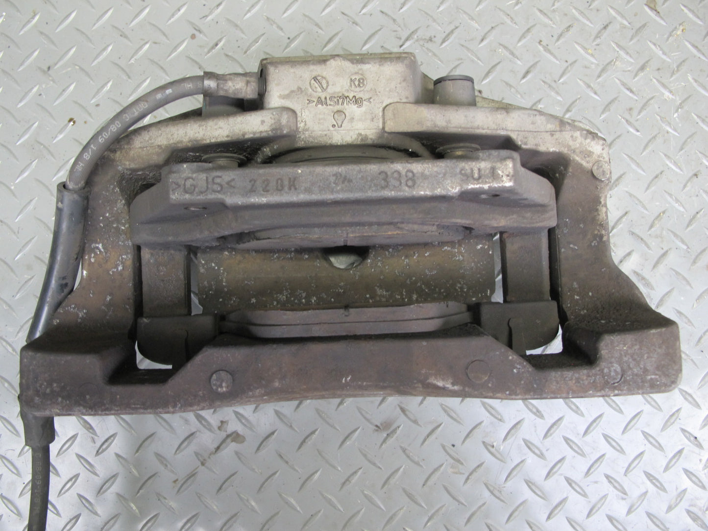 2010-2011 BMW X6 E72 Hybrid AWD Front Left & Right Side Brake Caliper Set of 2