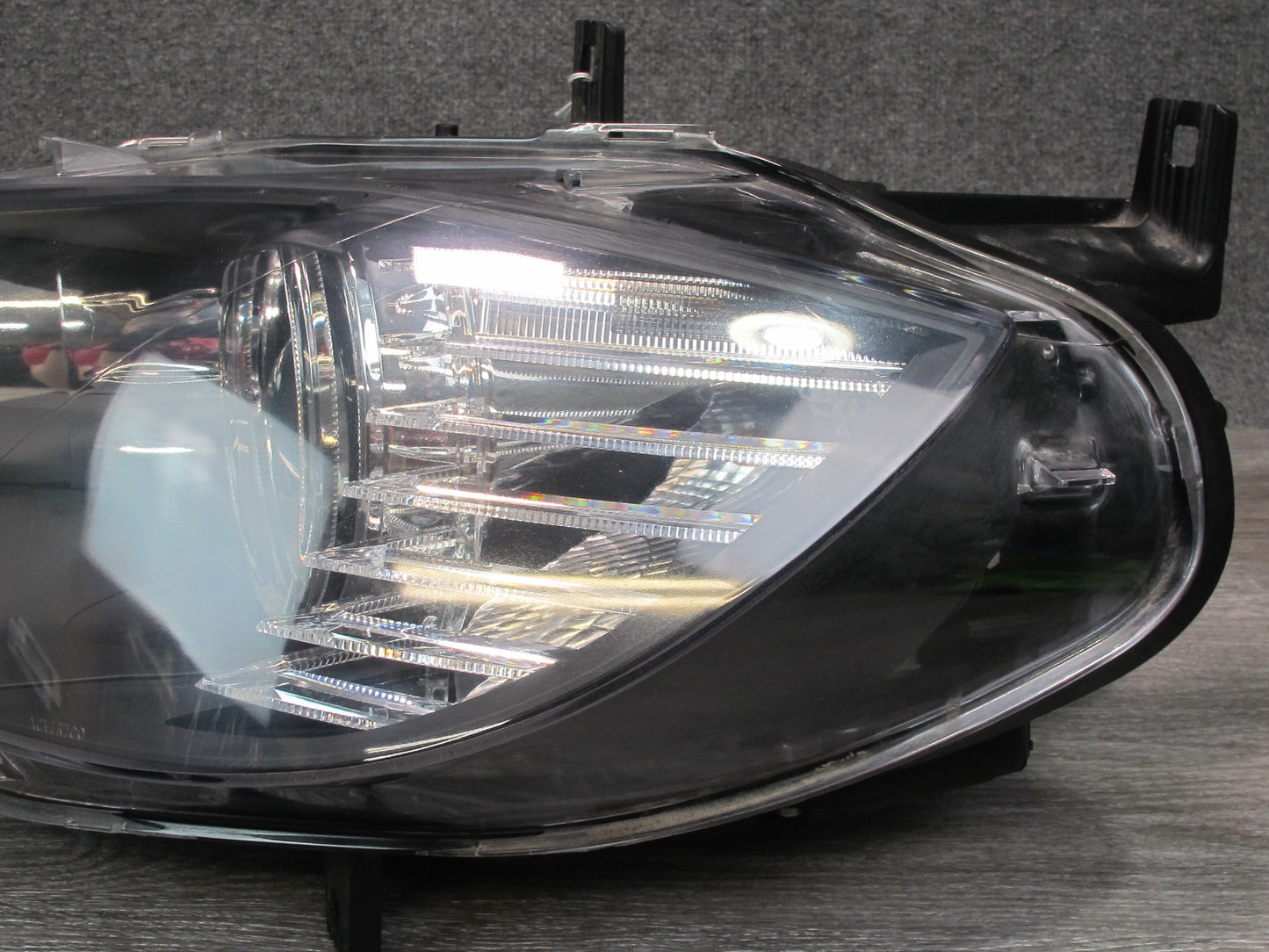 2008-2014 BMW E71 E72 X6 Front Left Xenon HID Adaptive Headlight Lamp 7179937