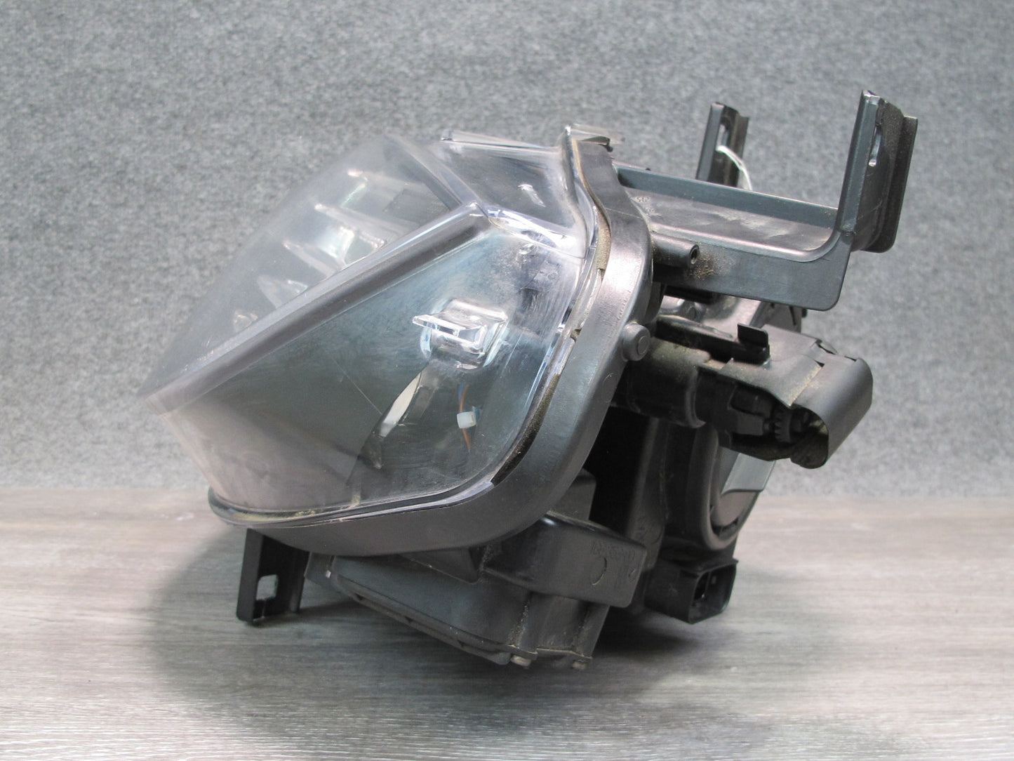 2008-2014 BMW E71 E72 X6 Front Left Xenon HID Adaptive Headlight Lamp 7179937