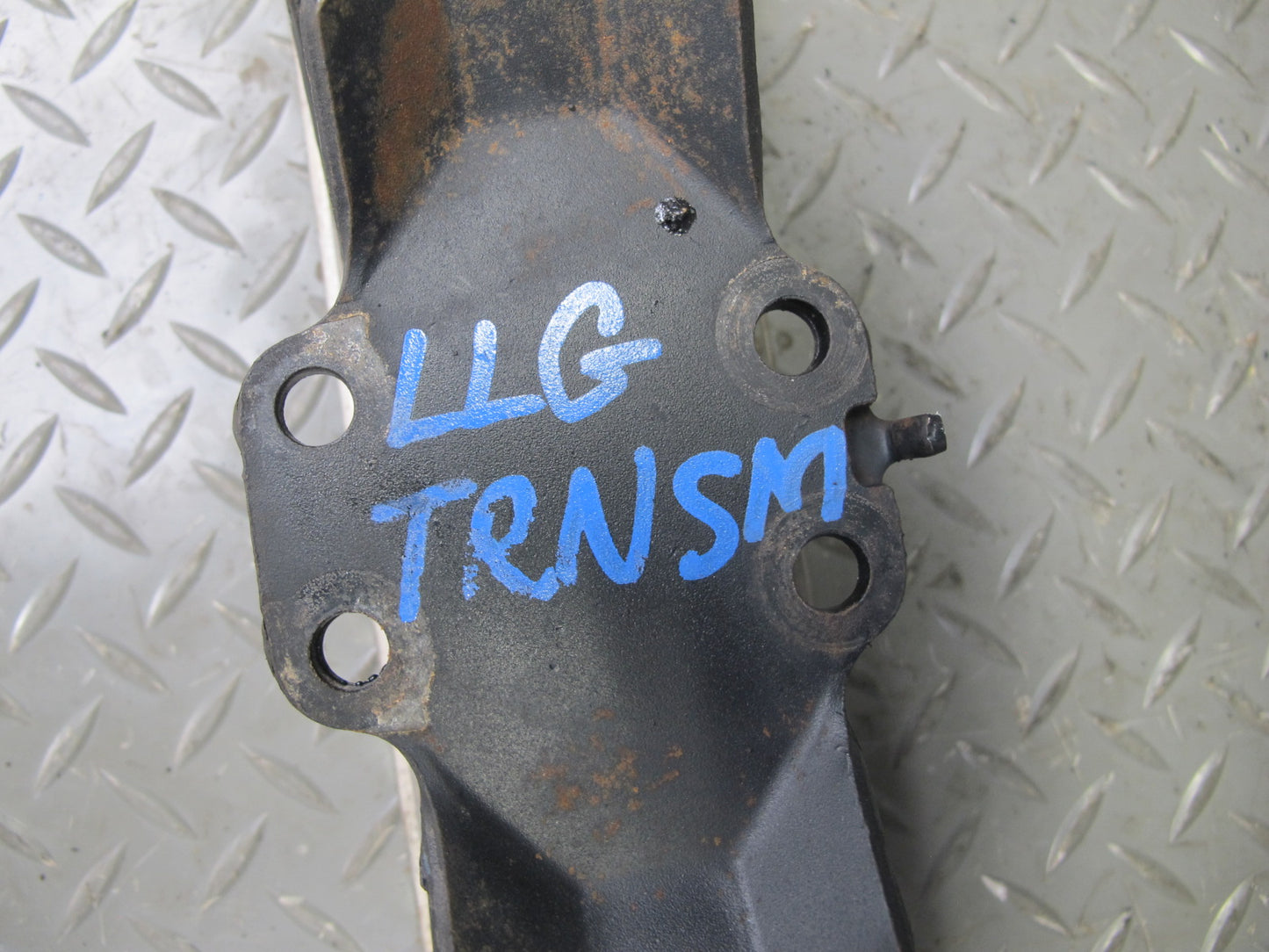 98-05 Lexus GS300 GS430 A/T Automatic Transmission Mount Bracket Support OEM