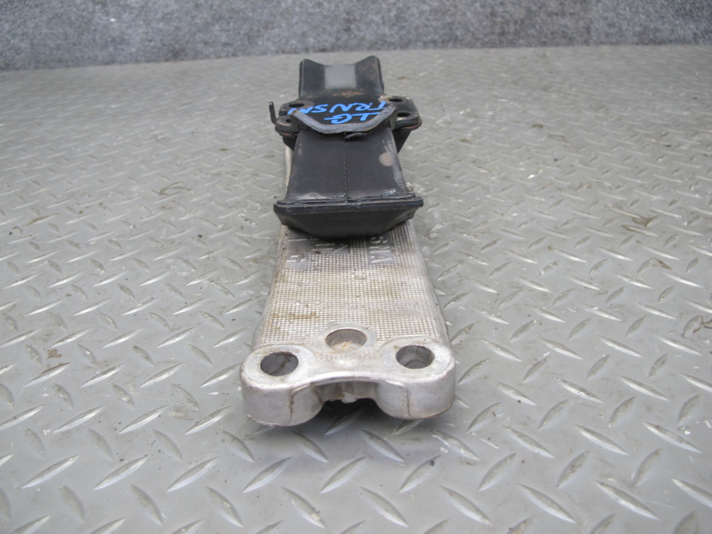 98-05 Lexus GS300 GS430 A/T Automatic Transmission Mount Bracket Support OEM