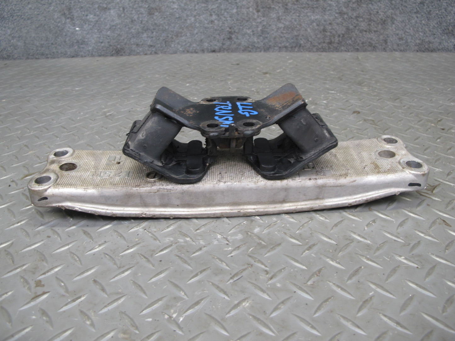 98-05 Lexus GS300 GS430 A/T Automatic Transmission Mount Bracket Support OEM