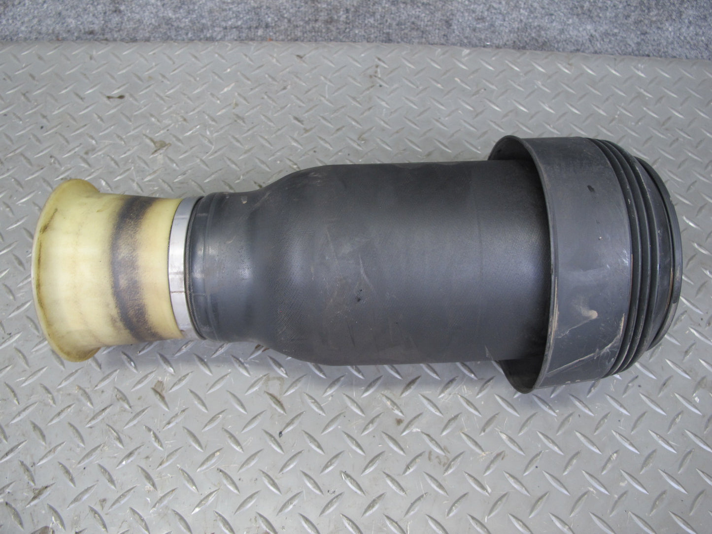 2010-2011 BMW E72 X6 AWD Hybrid Rear Left & Right Air Suspension Spring Set of 2