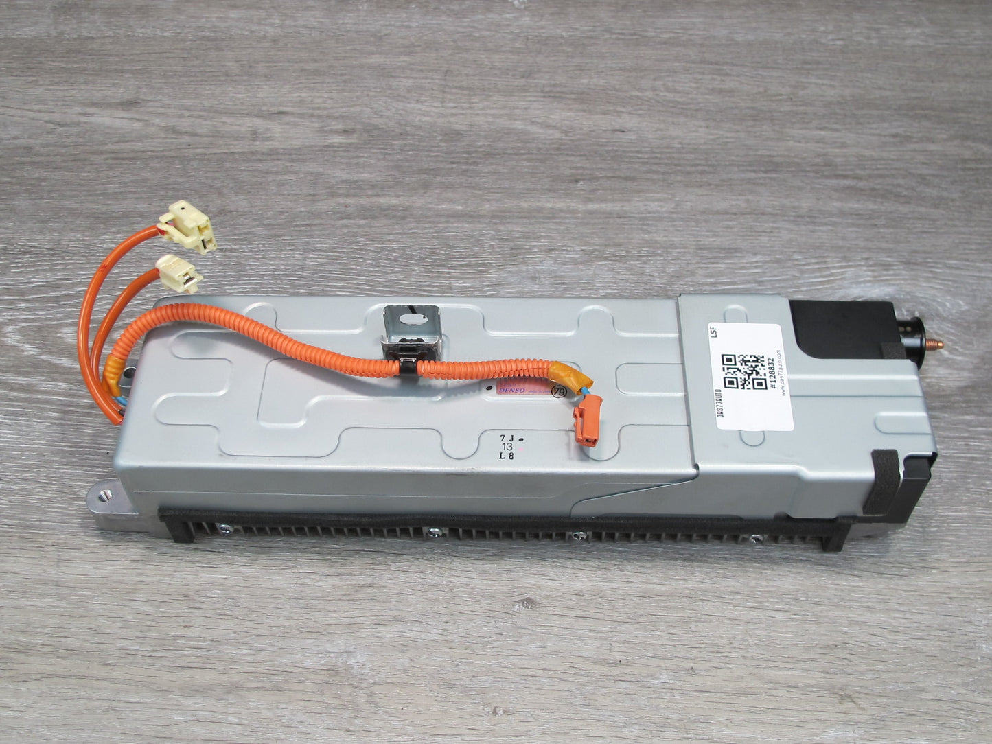 08-09 Lexus UVF46L LS600HL High Voltage Hybrid Battery Converter Module OEM
