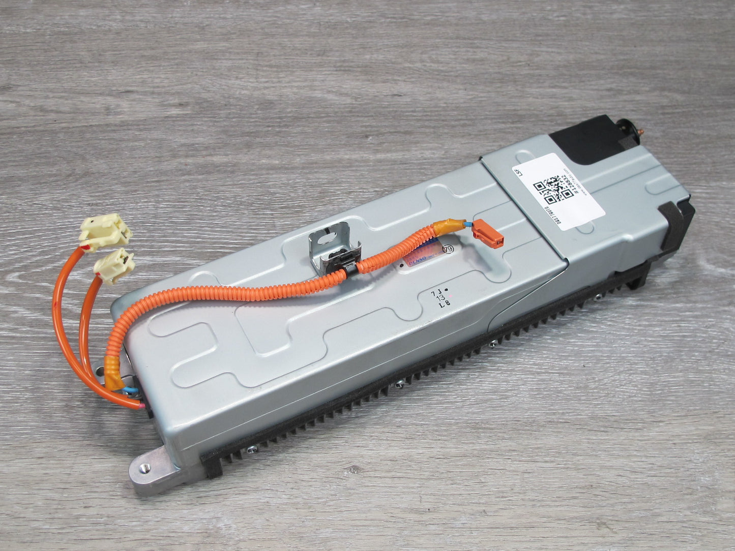 08-09 Lexus UVF46L LS600HL High Voltage Hybrid Battery Converter Module OEM
