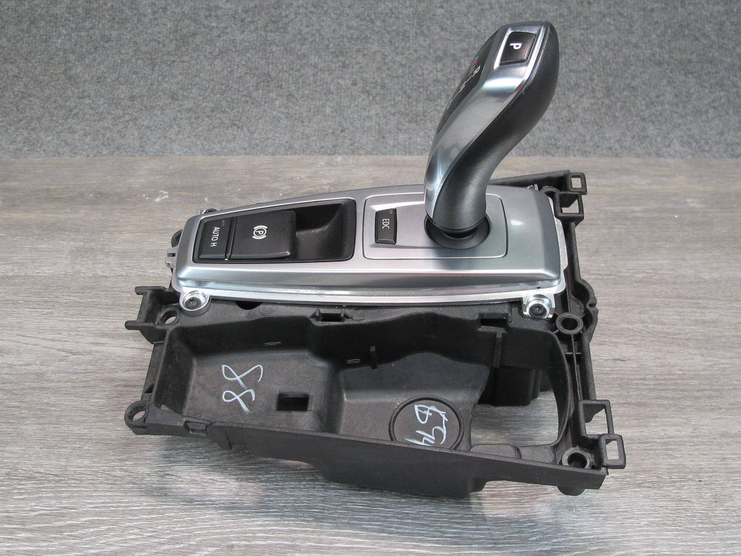10-14 BMW E70 E71 X5M X6M A/T Automatic Transmission Gear Shifter Selector OEM