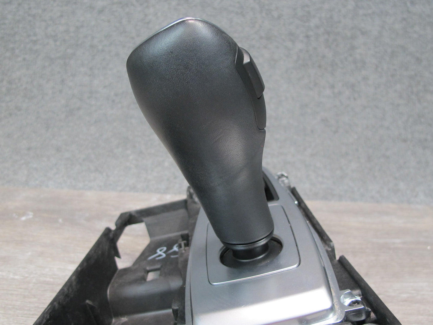 10-14 BMW E70 E71 X5M X6M A/T Automatic Transmission Gear Shifter Selector OEM
