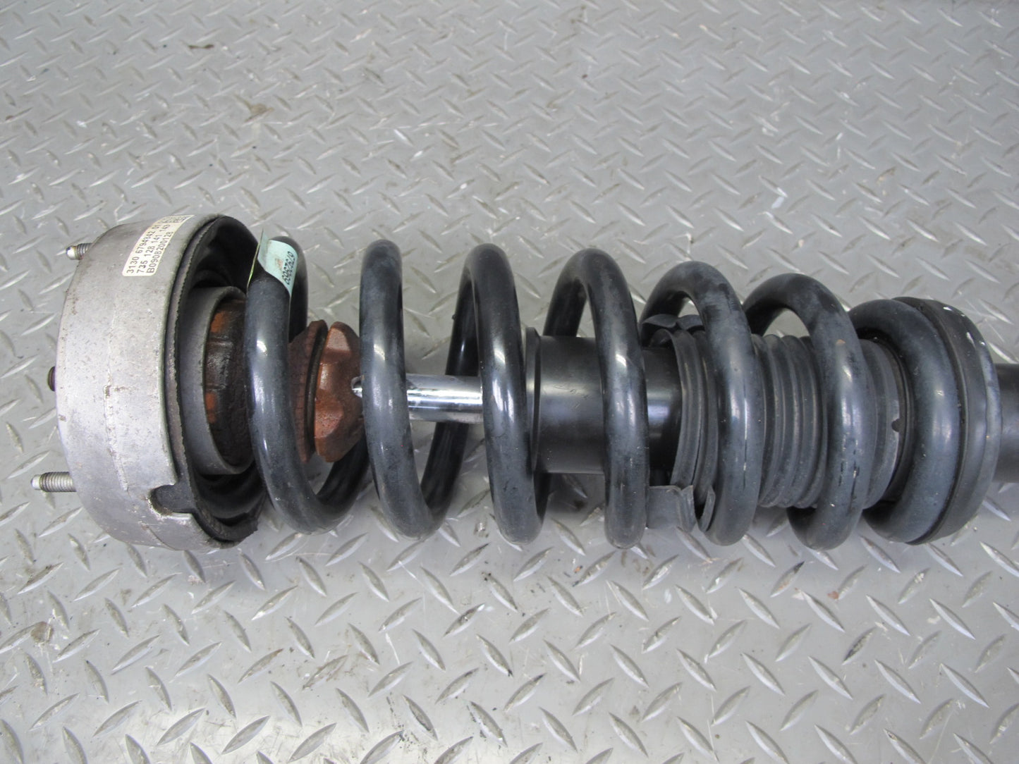 2010-2011 BMW E72 X6 AWD Hybrid Front Left & Right Strut Shock Absorber Set of 2