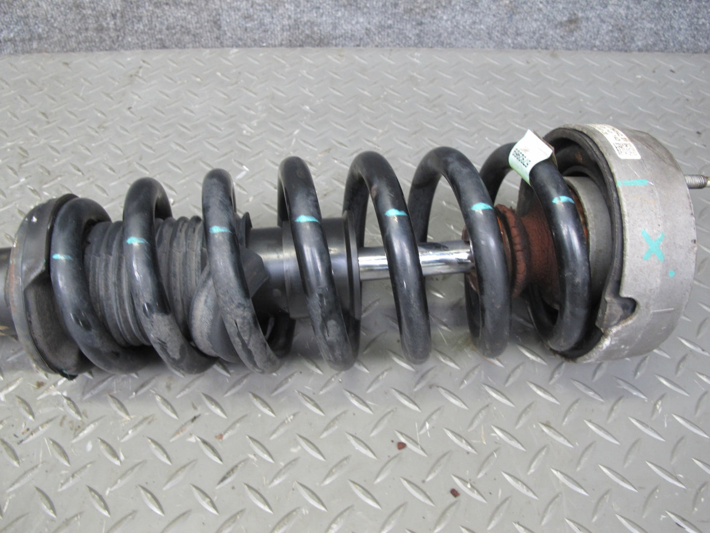 2010-2011 BMW E72 X6 AWD Hybrid Front Left & Right Strut Shock Absorber Set of 2