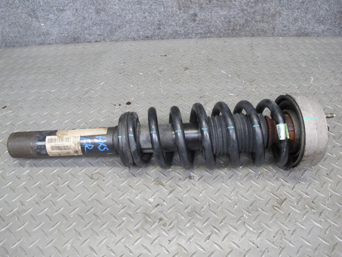 2010-2011 BMW E72 X6 AWD Hybrid Front Left & Right Strut Shock Absorber Set of 2