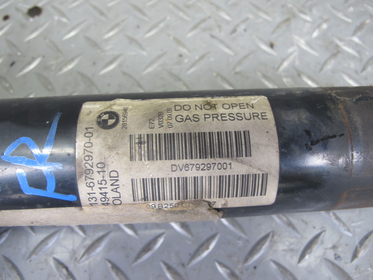 2010-2011 BMW E72 X6 AWD Hybrid Front Left & Right Strut Shock Absorber Set of 2
